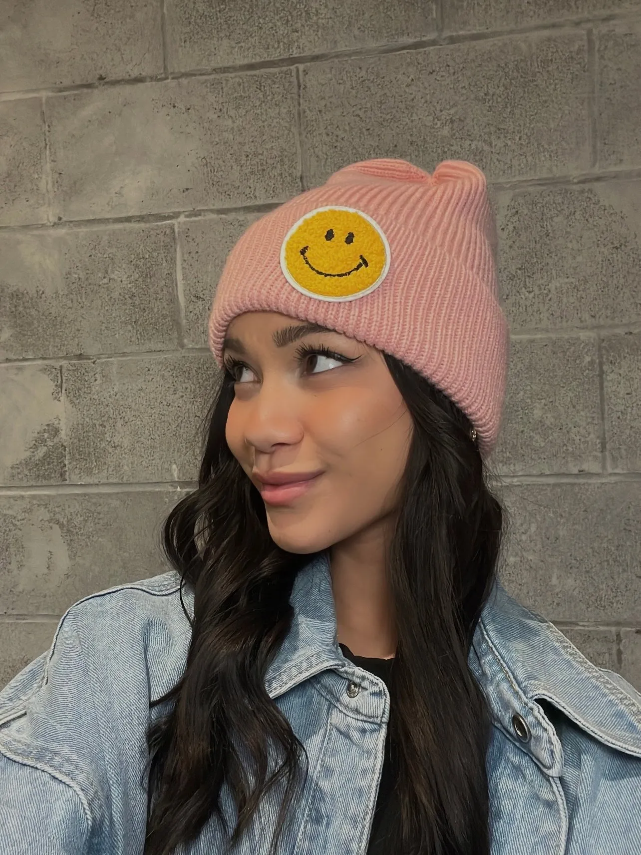 27 Smiley Patch Beanie Toque