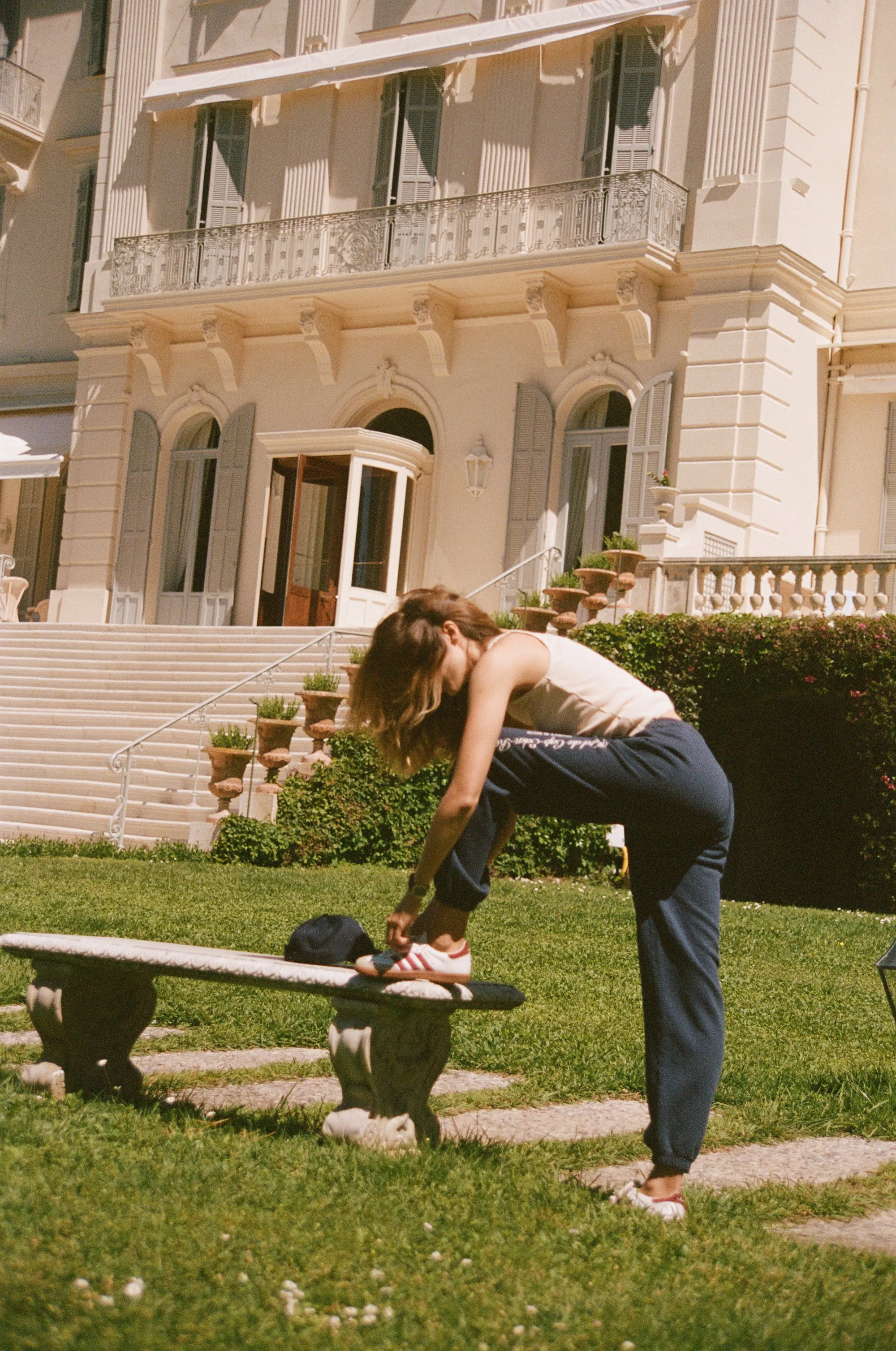 Hotel du Cap Cursive Sweatpant - Navy/White