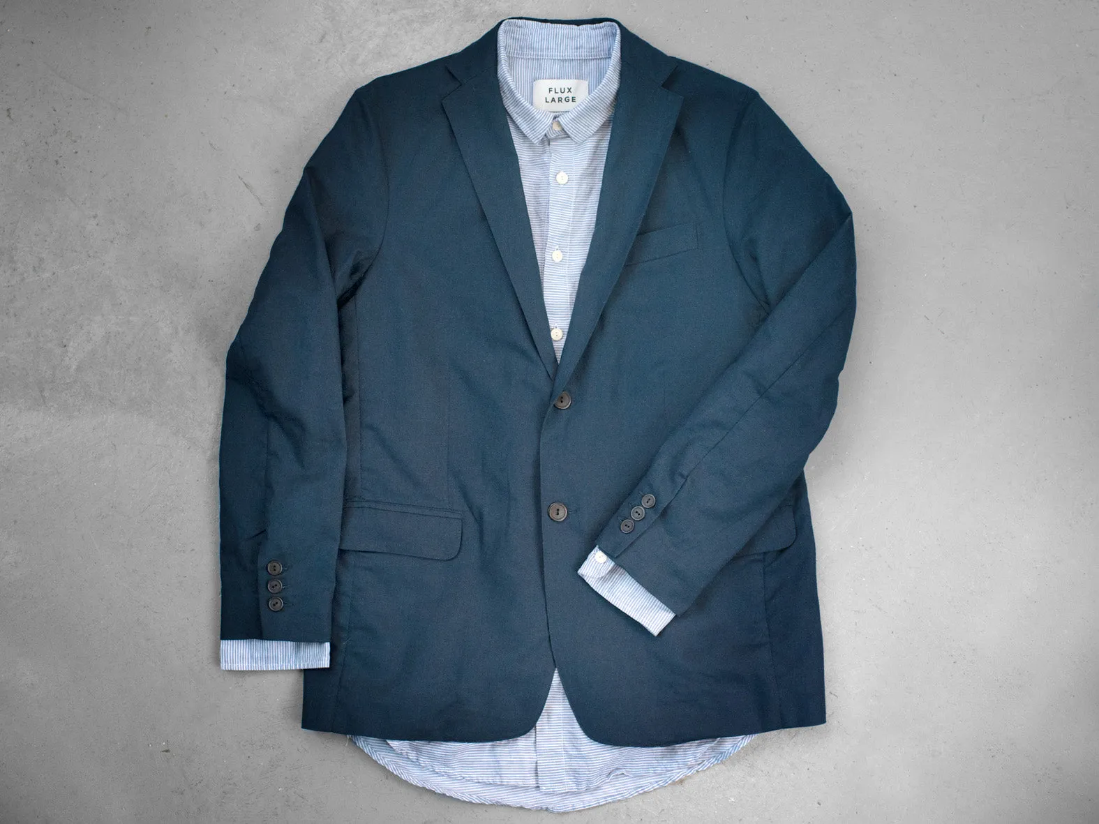 LINEN BLAZER. NAVY.